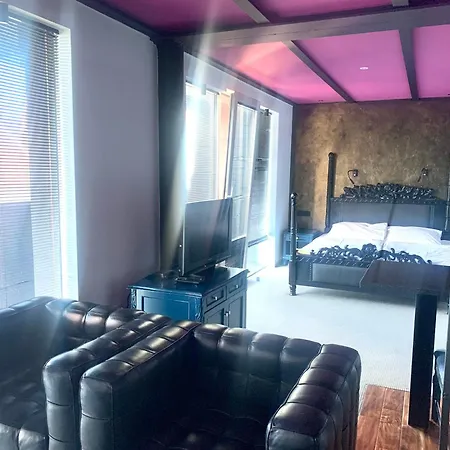 Alexander's Hotel